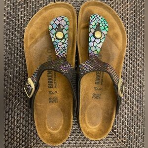 Birkenstock Gizeh Metallic Crocodile Print Sandals | Women’s Size 39